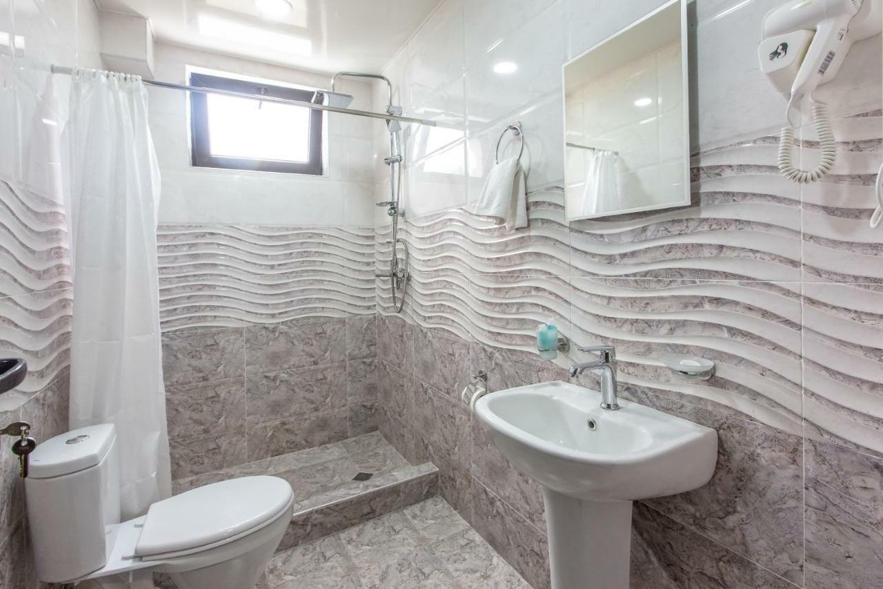 Suntower Hotel Mestia Zewnętrze zdjęcie
