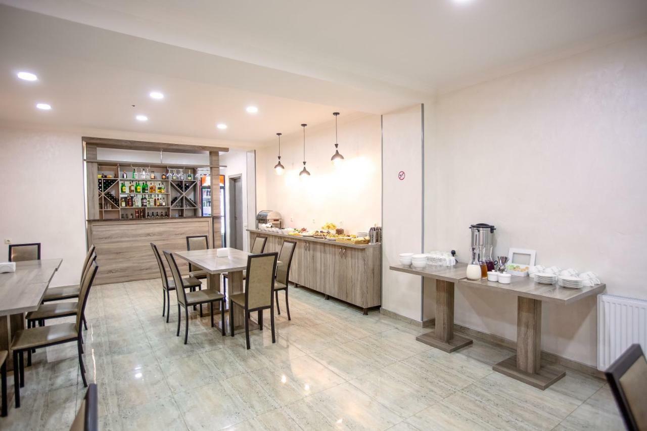 Suntower Hotel Mestia Zewnętrze zdjęcie